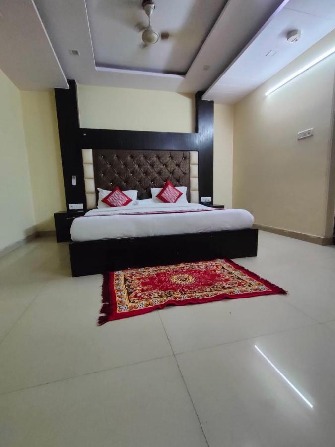 Hotel Star Palace - Near Karol Bagh Metro Delhi  Buitenkant foto