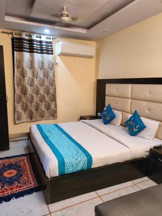 Hotel Star Palace - Near Karol Bagh Metro Delhi  Buitenkant foto