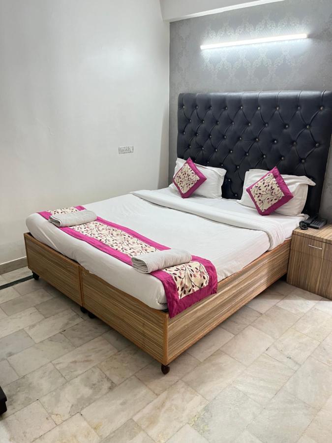 Hotel Star Palace - Near Karol Bagh Metro Delhi  Buitenkant foto