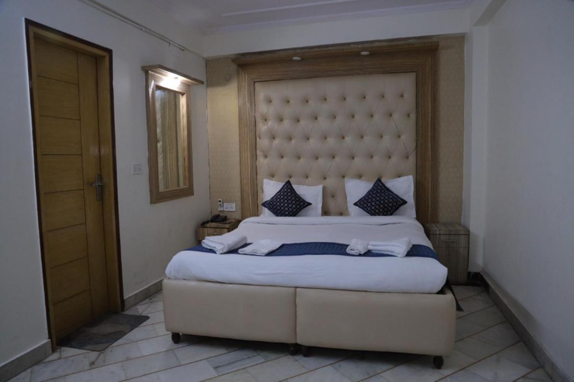 Hotel Star Palace - Near Karol Bagh Metro Delhi  Buitenkant foto