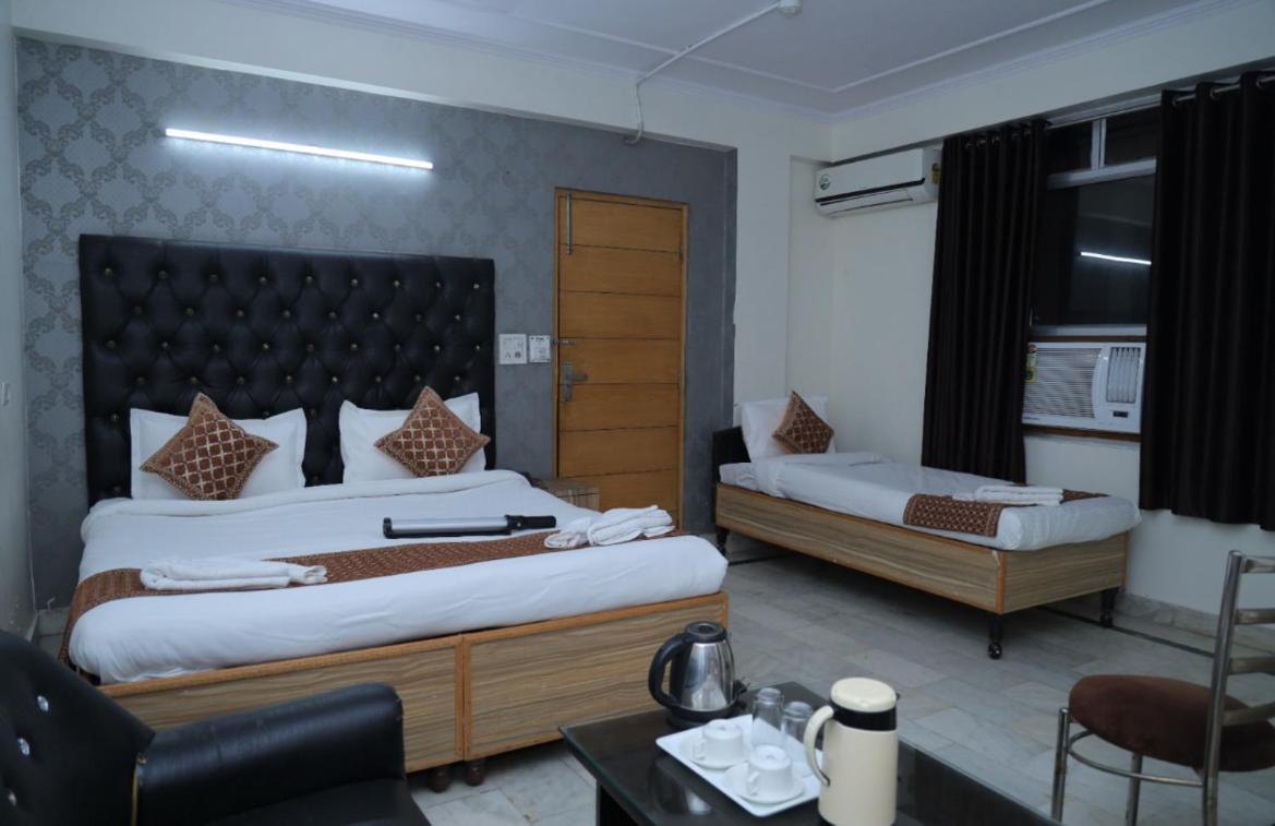 Hotel Star Palace - Near Karol Bagh Metro Delhi  Buitenkant foto